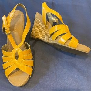 Yellow wedges